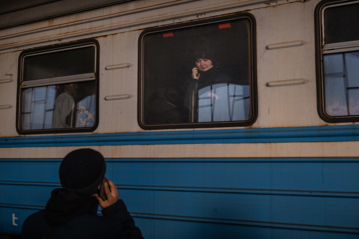 Jelle Krings : Iron People ; Life and war along the railway tracks in Ukraine