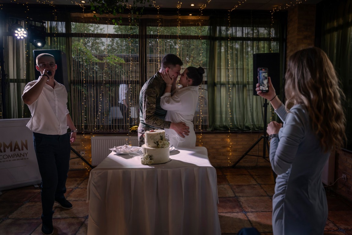 Jelle Krings : Iron People ; Life and war along the railway tracks in Ukraine