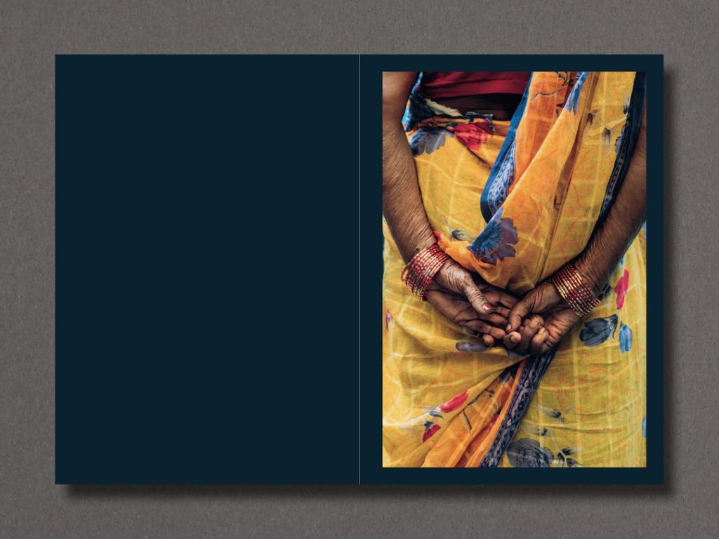 Paola Franqui a.k.a Monaris : Collecting Hands (SIGNÉ)