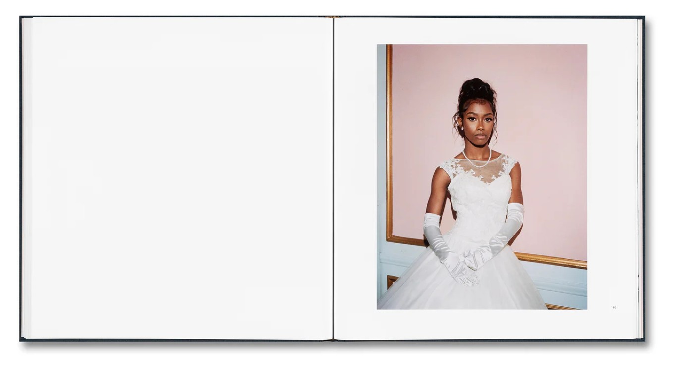 Miranda Barnes : Social Season