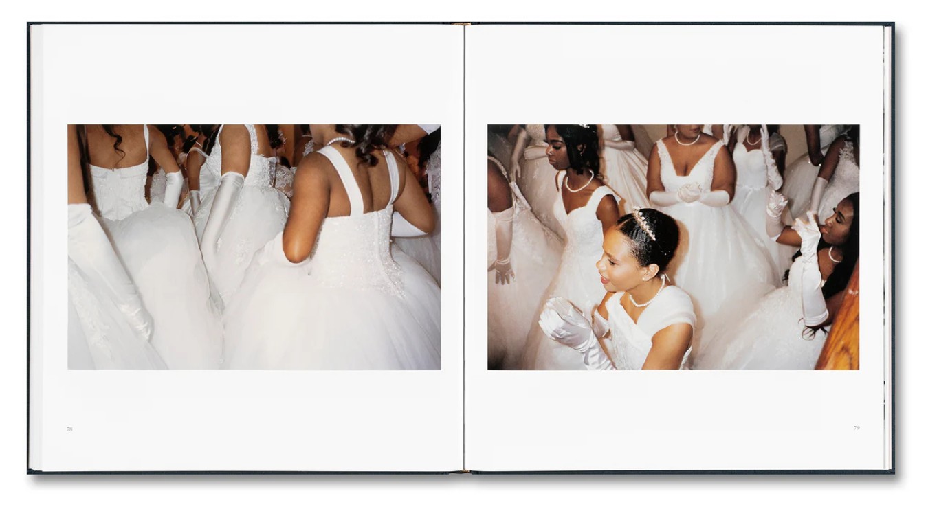 Miranda Barnes : Social Season